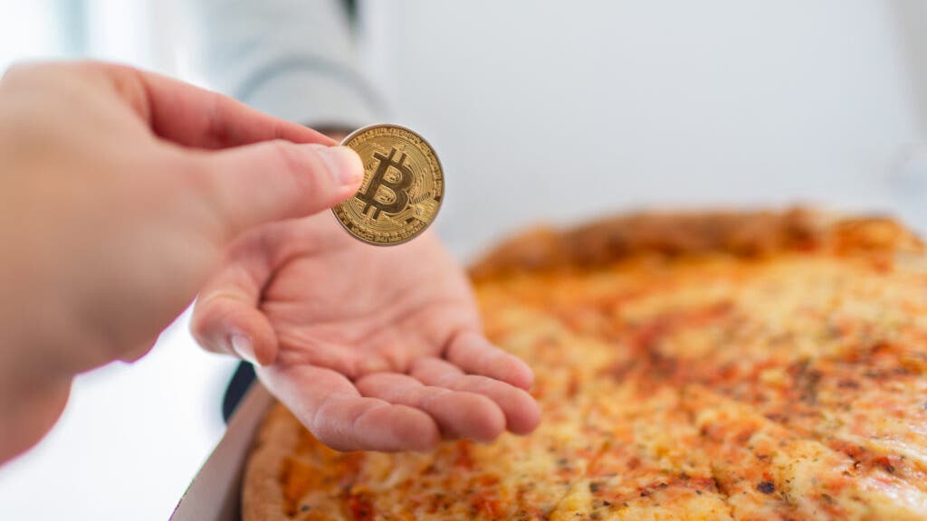 It's Bitcoin Pizza Day: The Story Behind $700 Million In BTC Spent on One Dinner