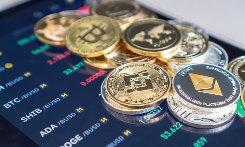 Crypto Analyst Predicts Altcoin Boom Amid Economic Recession: “The Altcoin Bull Market Has Begun”