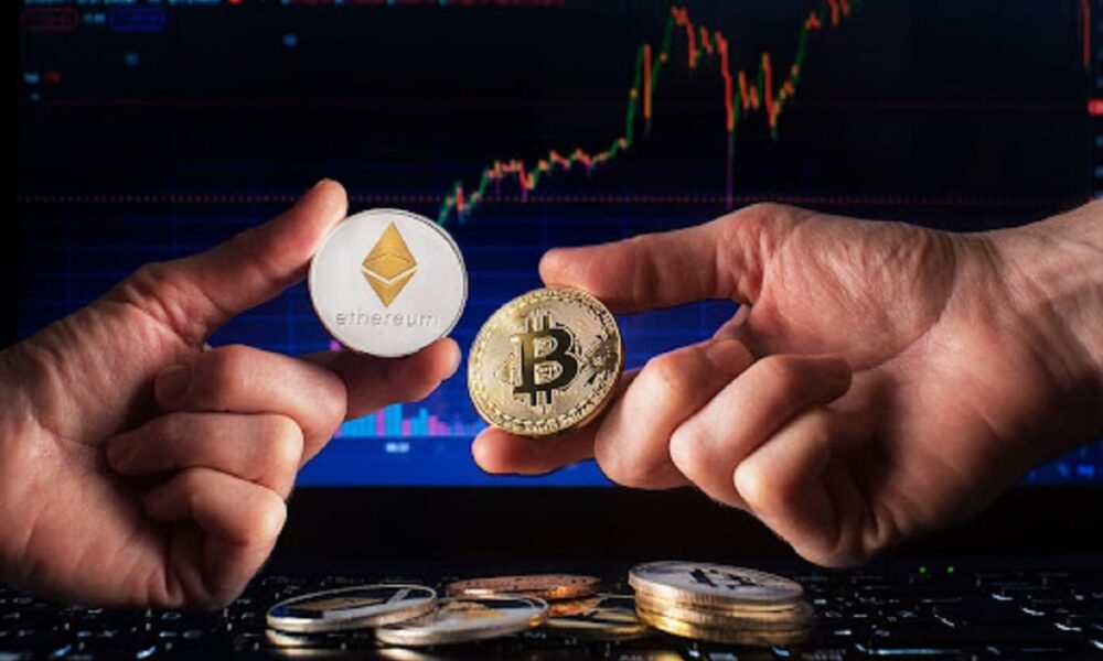 Bitcoin Gains Ground: Analysts Predict Continued Dominance Over Ethereum